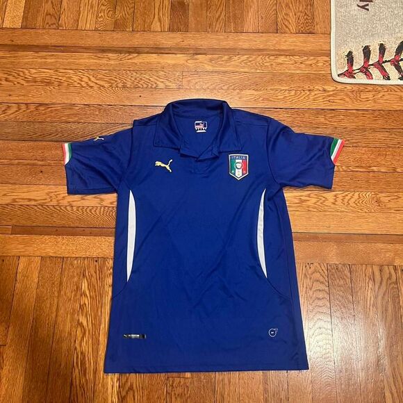 Y2K puma Italy soccer kit‎ - Picture 1 of 4